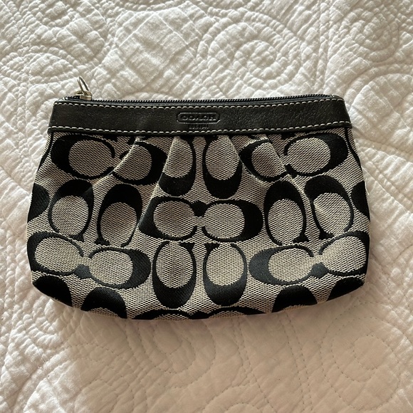 Coach clutch - Picture 1 of 4